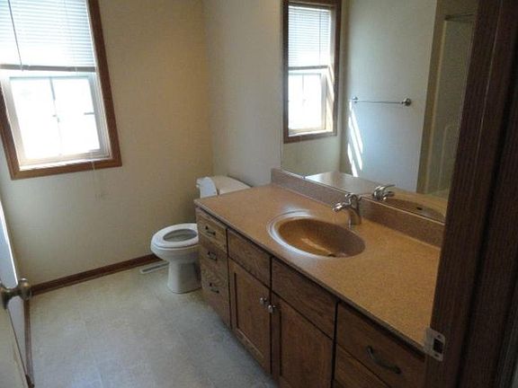 4th image of 15379 Foliage Ave #2
