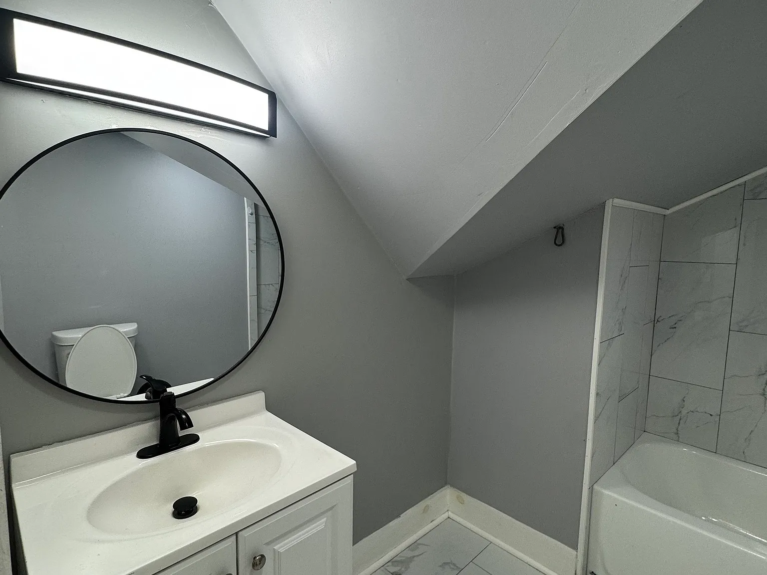 3 bed, 1.0 bath, 3270 sqft, $1,750 — Photo 2