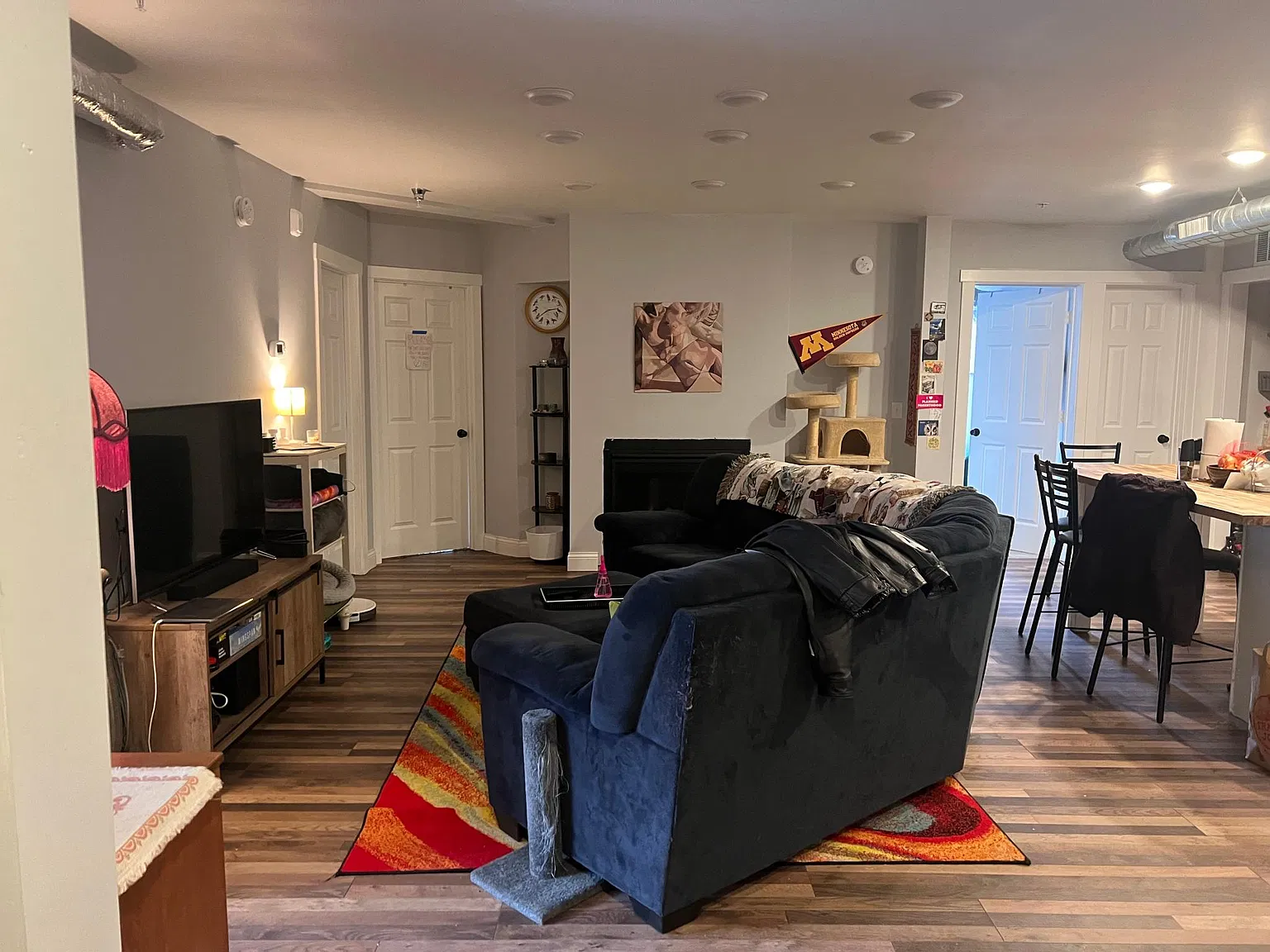 4 bed, 2200 sqft, $2,400 — Photo 1