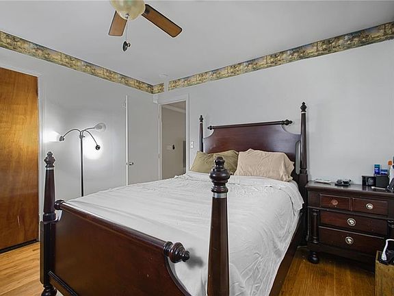4th image of 402 Webster Ave