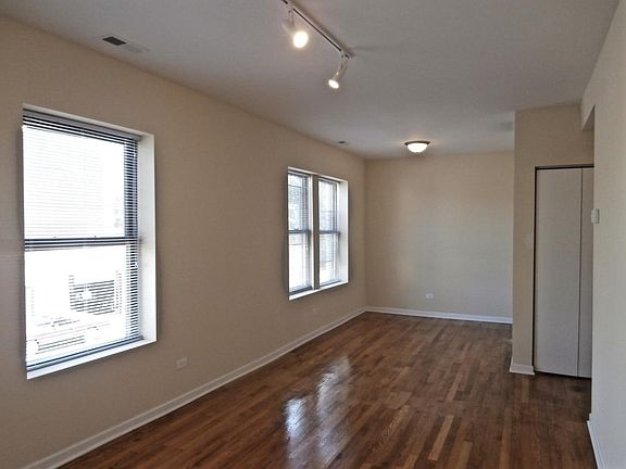 2nd image of 3001-03 W Lawrence Ave #3E