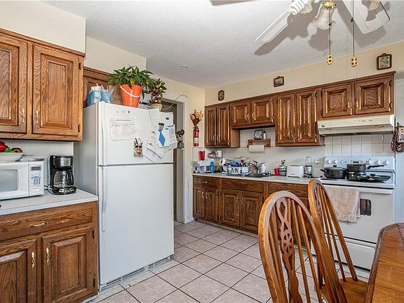 5th image of 139-141 Terrace Ave