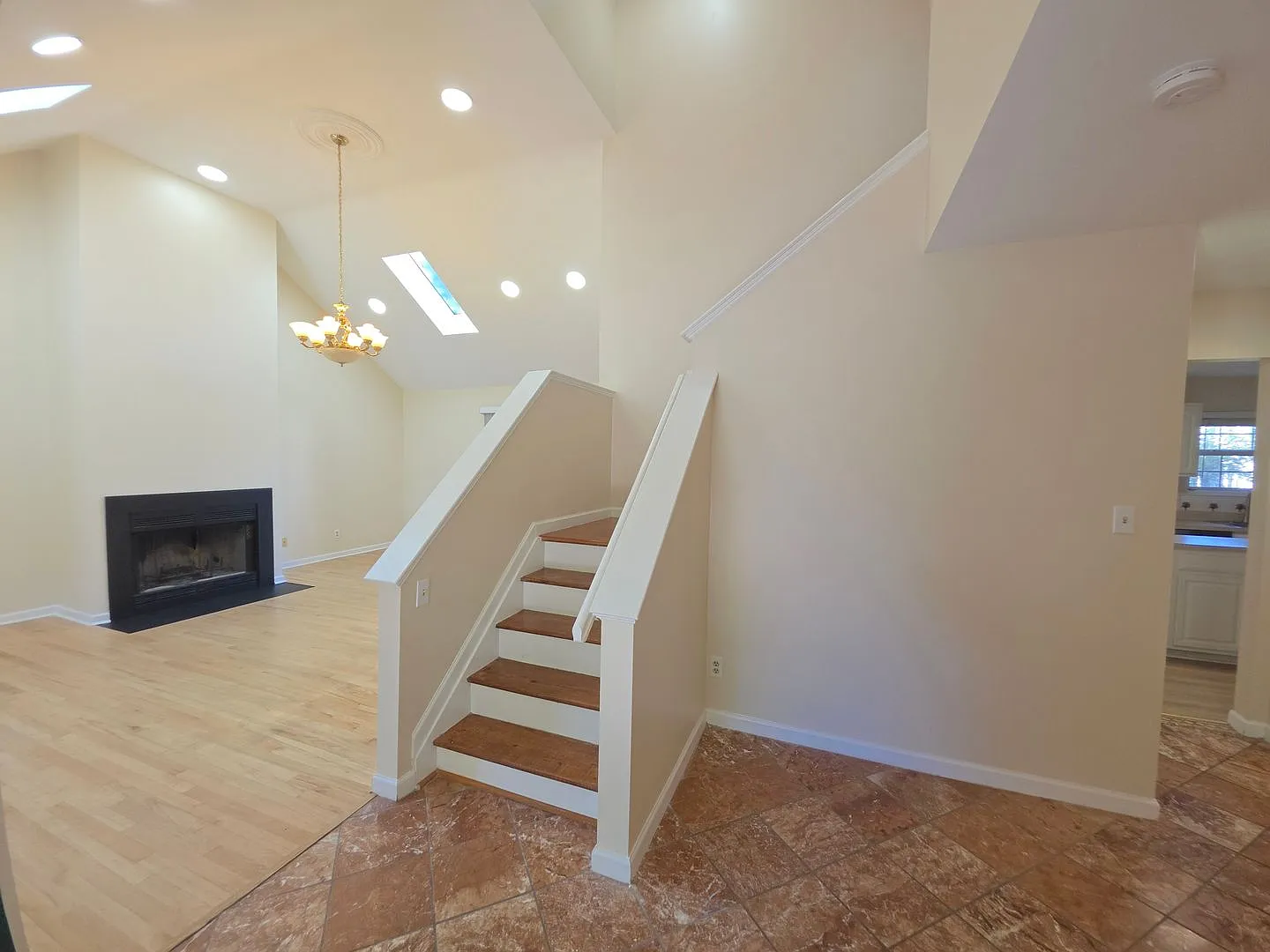 Rare opportunity in the exclusive "Enclosure Development at Marlboro"! Recently updated 4-bedroom... — Photo 3