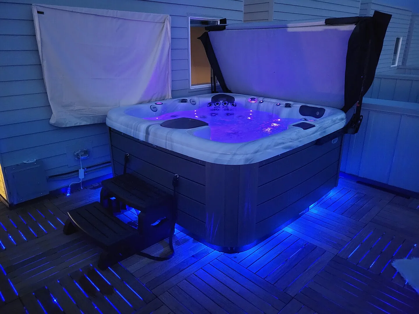 Rocky Mountain Lake Townhome, Rooftop Hot Tub, Custom sauna — Photo 4