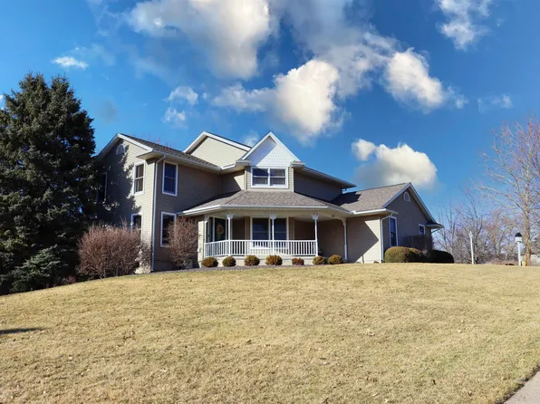 1101 Westgate Rd, Washington, IL 61571