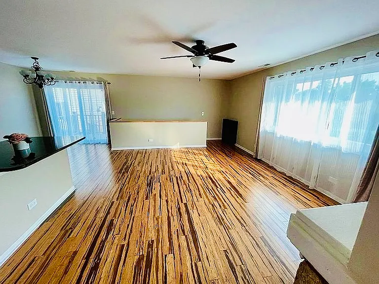 450 Valley Dr #201 — Photo 6
