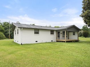 1156 Chestnut Dr, Burns, TN 37029