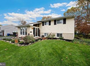 7 Cynwyd Dr, Burlington, NJ 08016