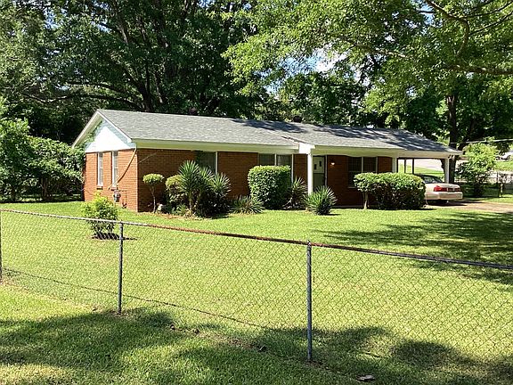 3rd image of 3524 Glen Ln
