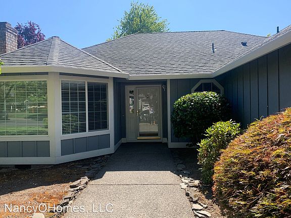 2nd image of 15701 SE Meadow Park Cir