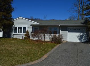65 Rosemont Ave, Farmingville, NY 11738