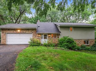 2252 Highway 36 W, Roseville, MN 55113
