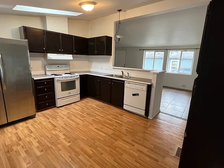 10110 217th Avenue Ct E — Photo 7