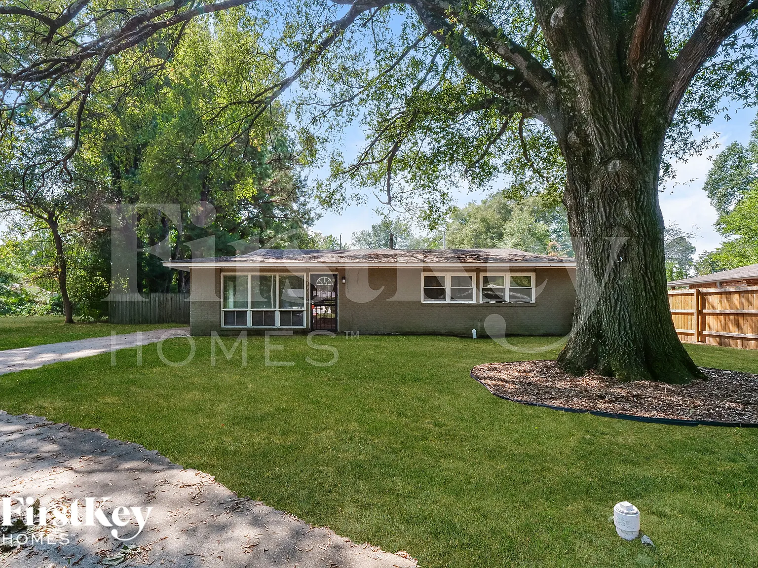 3 bed, 1.5 bath, 1893 sqft, $1,675 — Photo 1