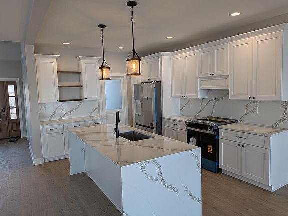 3rd image of 675 S Regulators St