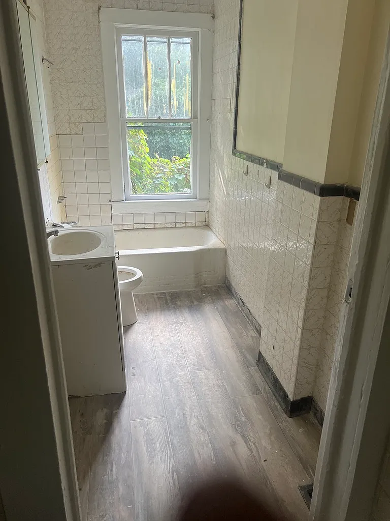 535 Richmond Avenue - Unit 1 — Photo 3