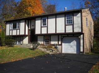 53 Spring Brook Rd, Nanuet, NY 10954