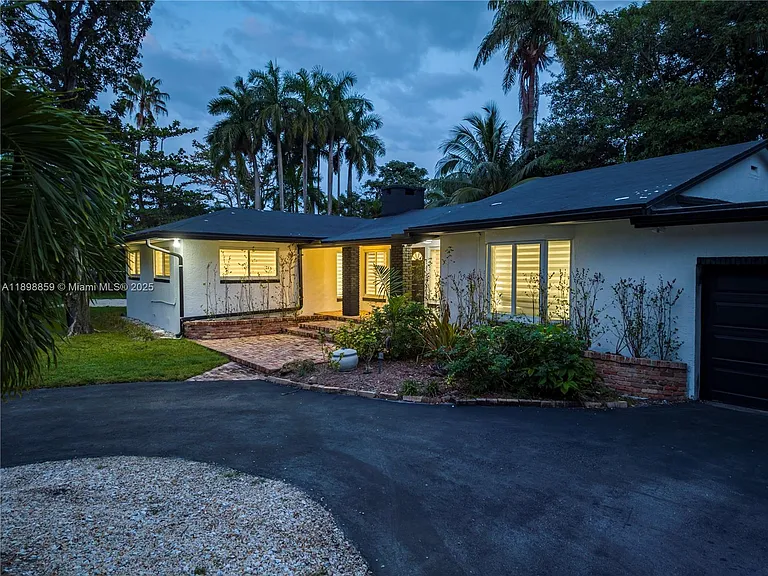 2100 SW 28th Way — Photo 39