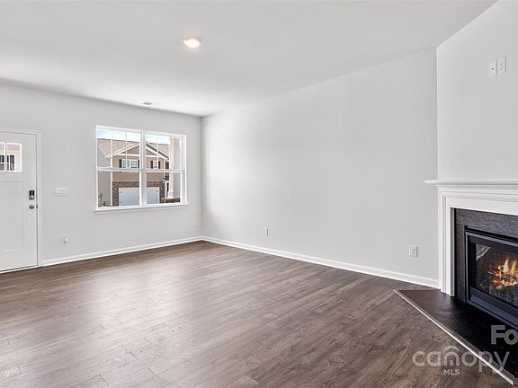 4th image of 3861 Rosewood Dr