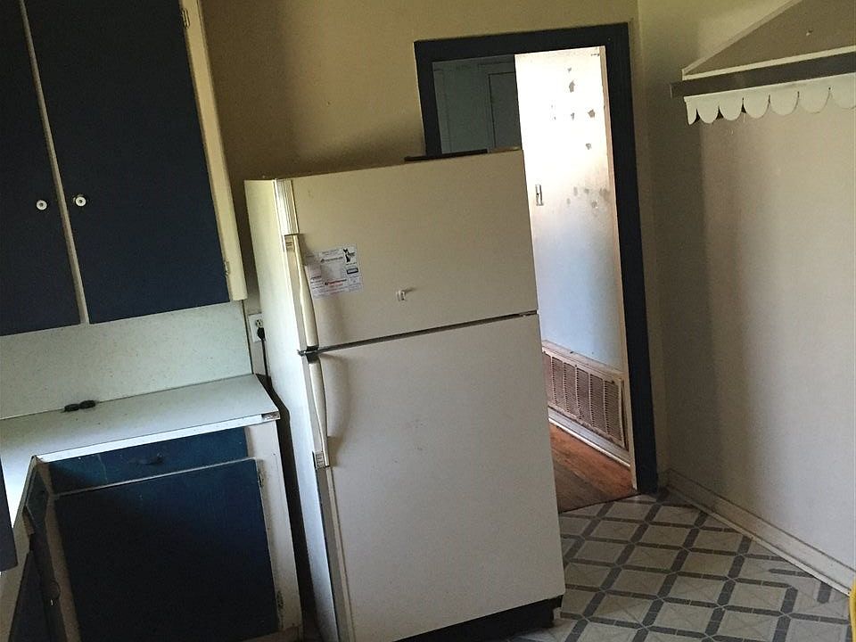 2nd image of 209 Millie St