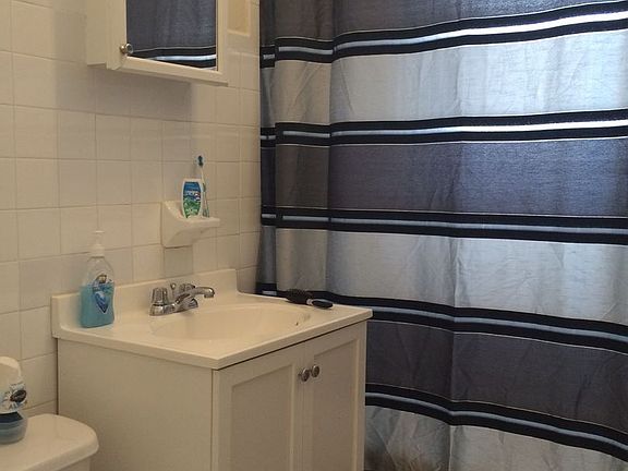 4th image of 3248 30th St