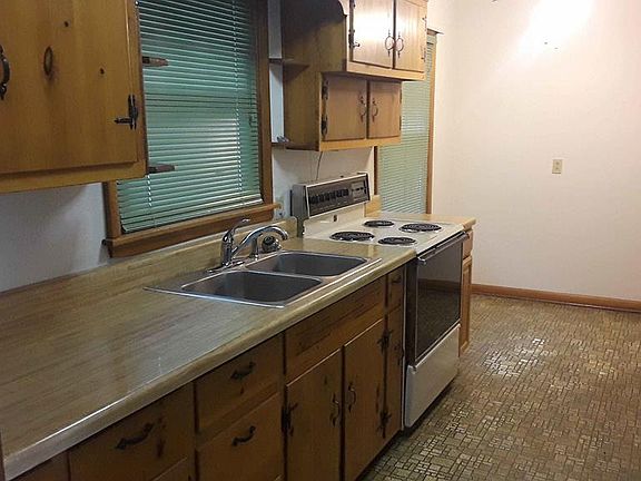 5th image of 1004 Bell Dr
