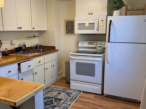 3rd image of 71 N Winooski Ave #3