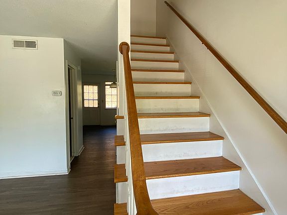 4th image of 1002 Willow Dr APT 77