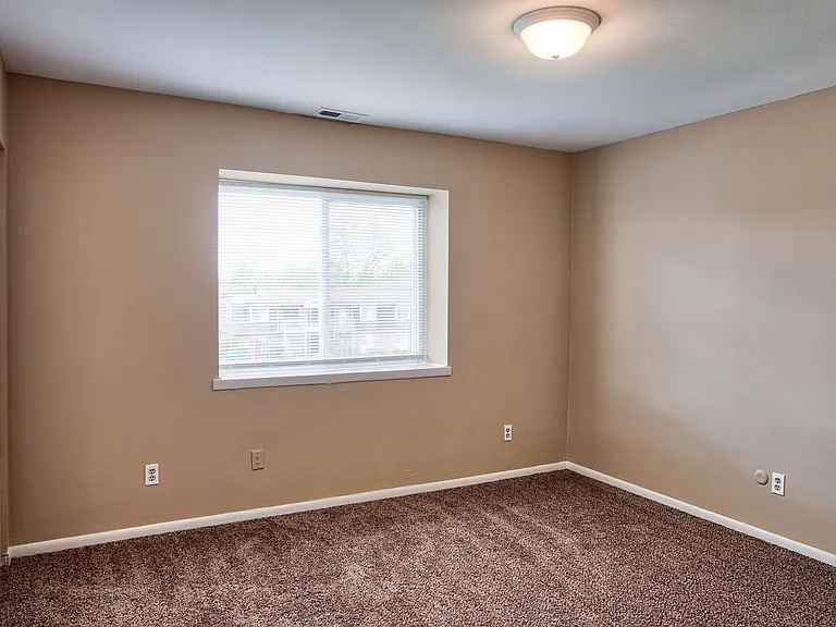 Regency Park Apartments — Photo 11