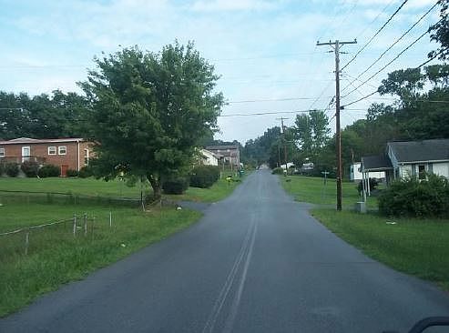 2nd image of 2252 Mynatt Rd