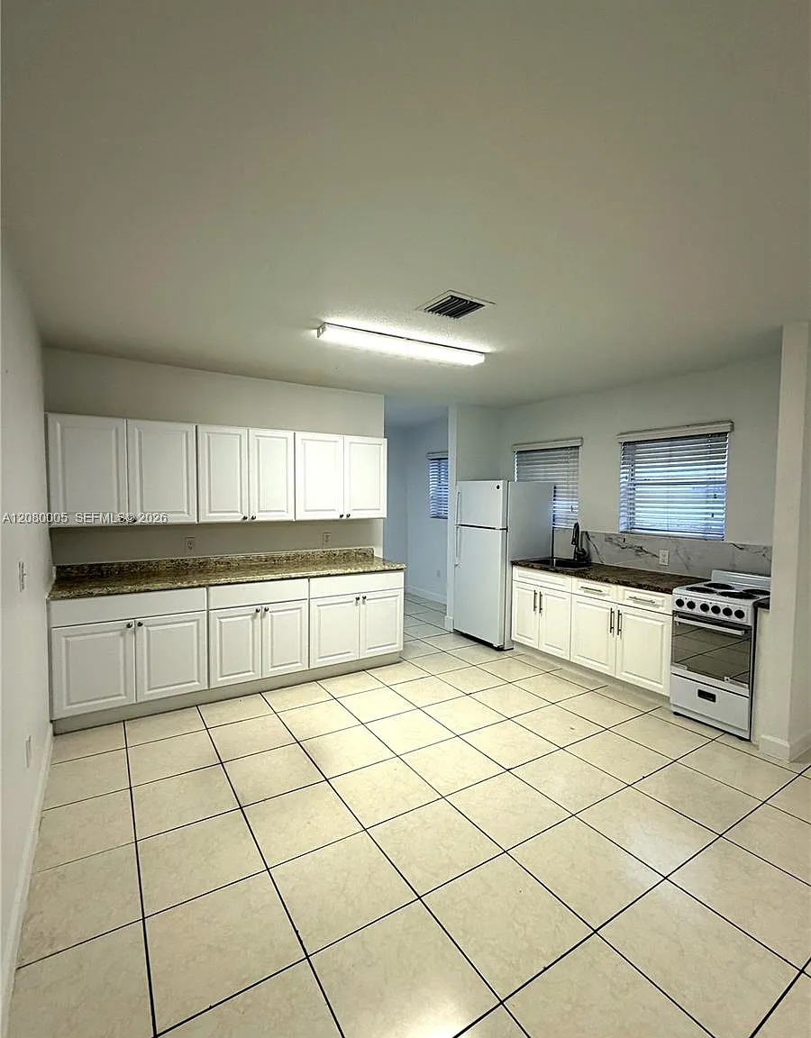 Lawrence Estates Land Cos — Photo 1