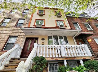 300 Manhattan Ave #2A, Brooklyn, NY 11211