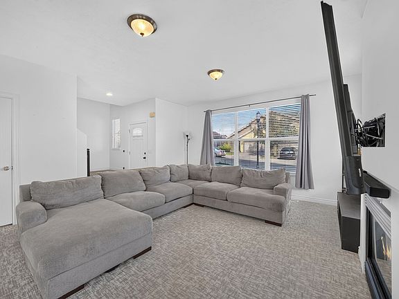 5th image of 14573 S Pebble Rose Dr W
