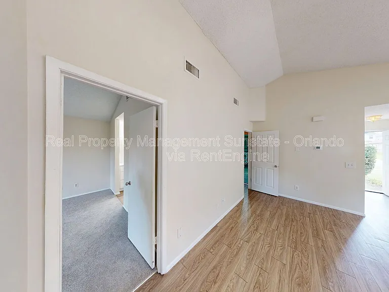 10025 Creekwater Blvd — Photo 12