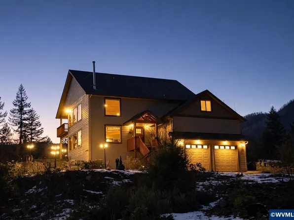 125 Melgard Ct, Detroit, OR 97342