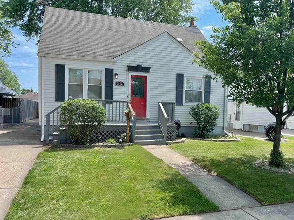 25304 Culver St, Saint Clair Shores, MI 48081