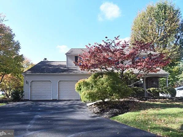 149 Forrest Dr, Holland, PA 18966