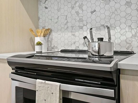 5th image of 555 Waverly Ave APT 3G