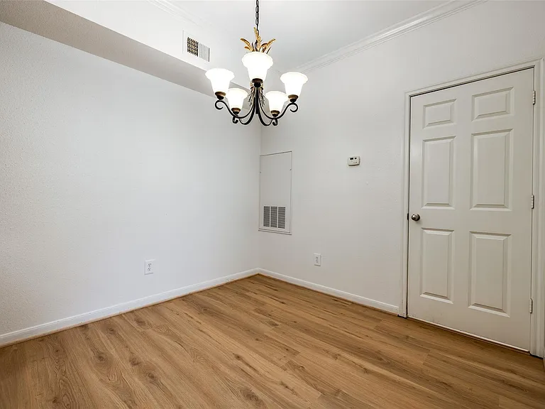 2255 Braeswood Park Dr #294 — Photo 6