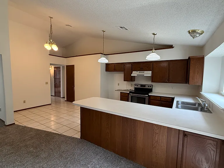 1528 Simon Ave — Photo 16