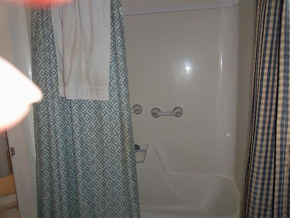 5th image of 1004 Brookwood Dr