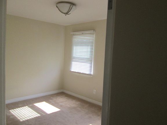 5th image of 3005 E St