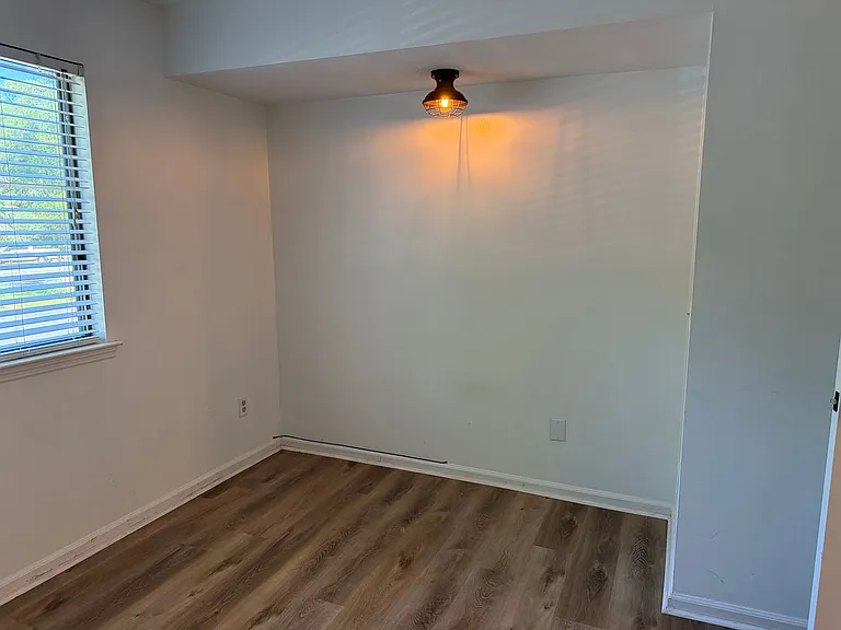 13 Forest Cove Cv — Photo 18