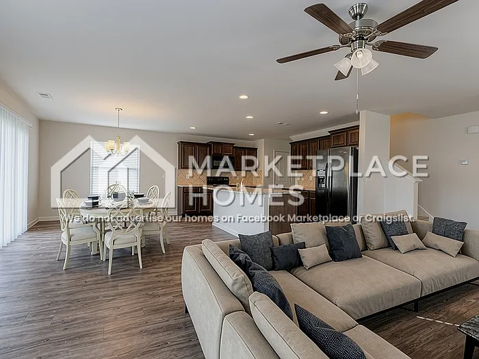 3 bed, 2.5 bath, 1723 sqft, $1,995 — Photo 2