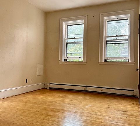 4th image of 282 Summer St APT 1