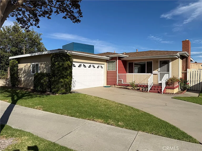 2700 Concord Ave — Photo 1