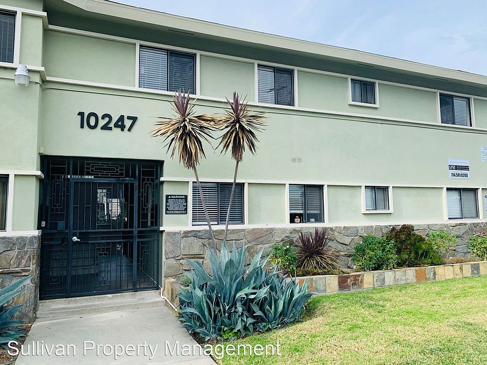 1st image of 10247 La Reina Ave APT B