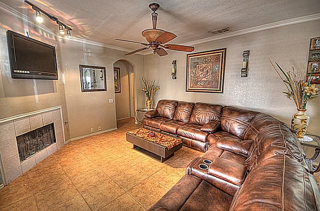 1st image of 307 Cobblestone Dr
