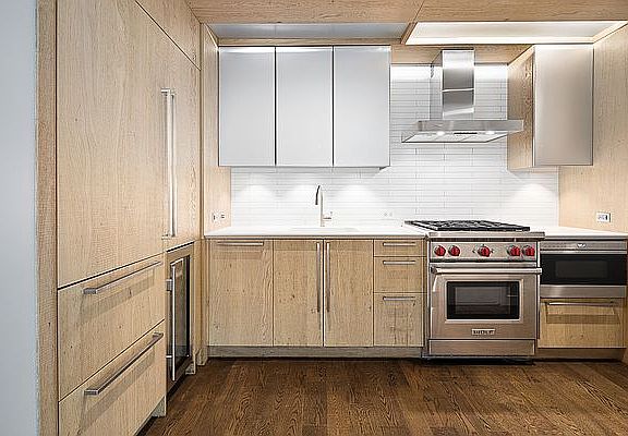 4th image of 211 E 13th St #1E