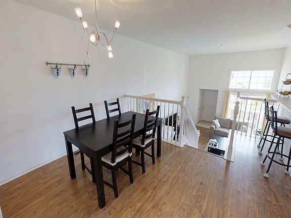 5th image of 2741 Barclay Way